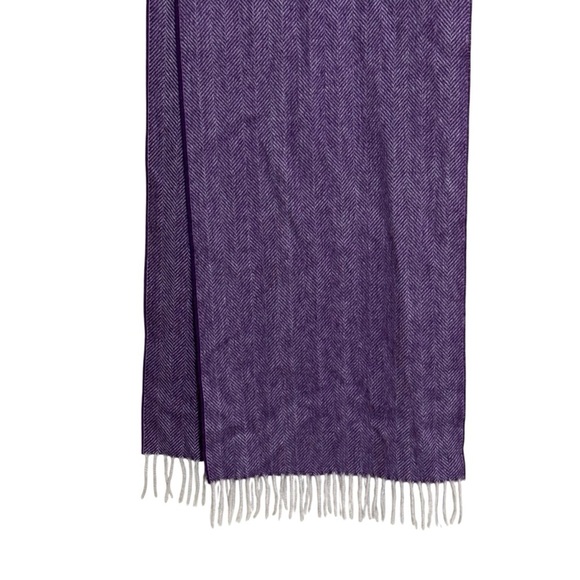 Magee cashmere scarf with fringe - Picture 2 of 8